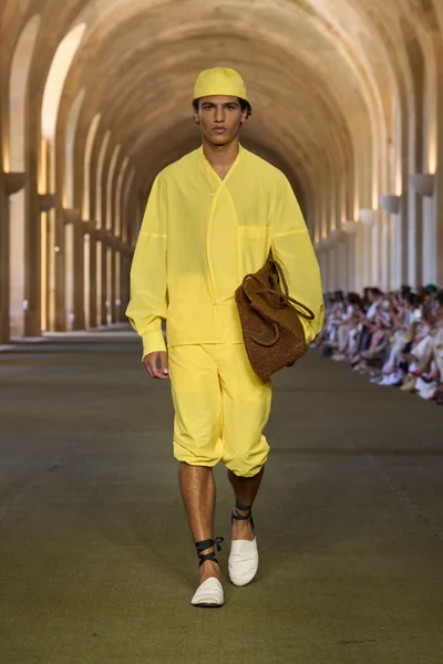 Look 30